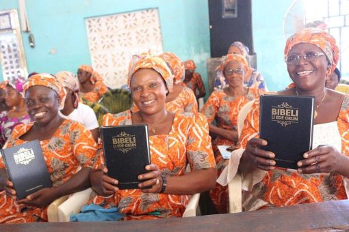 Neue Bibelübersetzungen für 723 Millionen Menschen