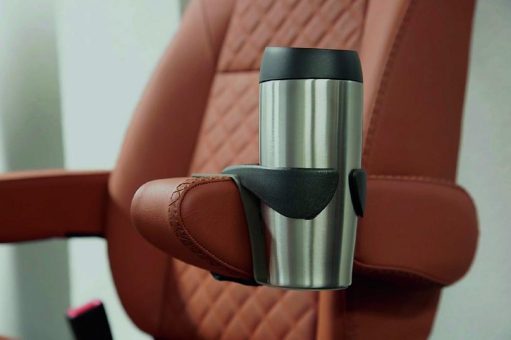 Reisen und genießen im Freizeitfahrzeug mit dem neuen Cup-In-Cupholder und Thermo-Cup von Aguti