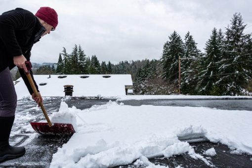 TÜV Rheinland: Belastung von Dächern hängt von Schneeart ab