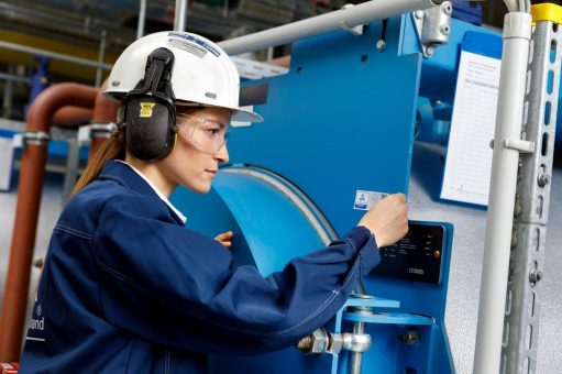 TÜV Rheinland: Ganzheitliche Betrachtung fördert den Arbeits- und Gesundheitsschutz an Maschinenarbeitsplätzen