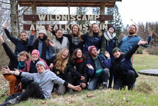 Auftakt zum Open-Air-Semester: 53 Commerzbank-Umweltpraktikant*innen zu Gast im Nationalpark Bayerischer Wald