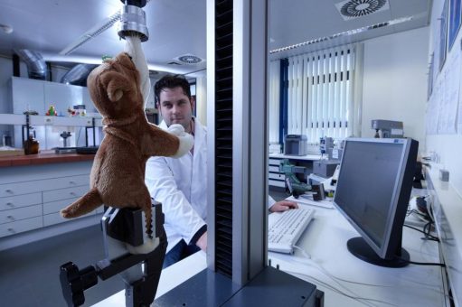 TÜV Rheinland: Auch in digitalisierten Spielwelten mit allen Sinnen kaufen