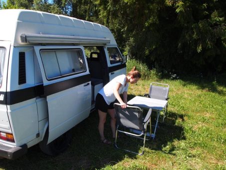 Camping: Bei Zelten und Mobiliar auf das richtige Material achten