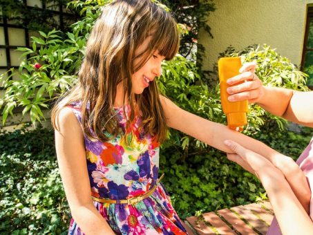 Sommer-Party: Auf guten Sonnenschutz achten