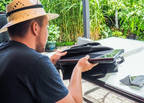 TÜV Rheinland: Smartphone, Tablet und Notebook vor hohen Temperaturen schützen