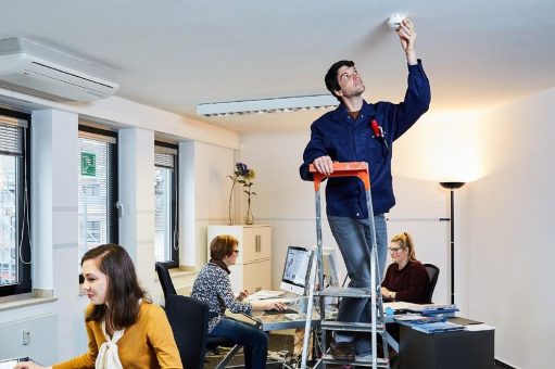 Brandschutz im Büro: Rauchwarnmelder können Leben retten