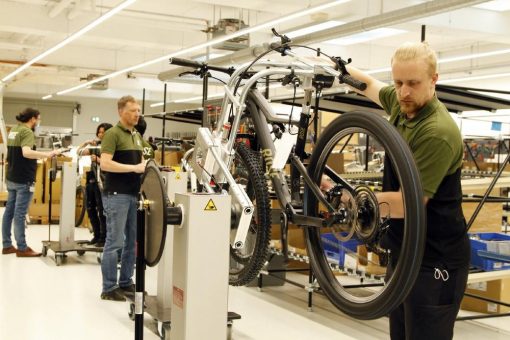 ROEMHELD feiert Messepremieren auf der Eurobike: Drei Neuheiten für die ergonomische und effiziente Montage und Reparatur von Zweirädern bis 80 kg