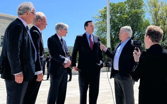 Anhörung vor dem Obersten Gerichtshof der USA zum Umgang mit religiösen Anliegen von Angestellten