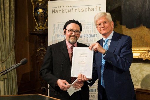 SWIFT-Preis 2023 für Wirtschaftssatire der Stiftung Marktwirtschaft geht an Jeremy Banx