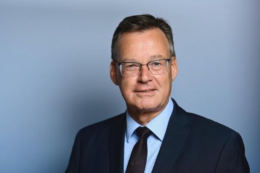 GdW und AMPEERS ENERGY treiben die Dekarbonisierung der Wohnungswirtschaft gemeinsam voran