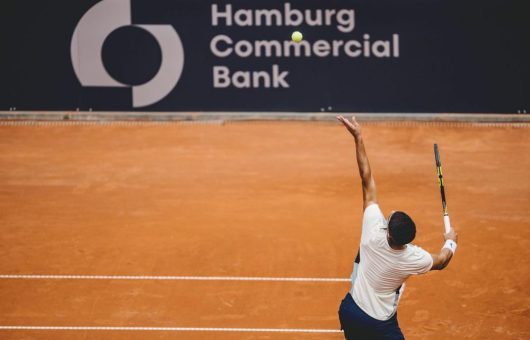 Hamburg Commercial Bank erneut Partner der Hamburg European Open – Spende für jedes Ass