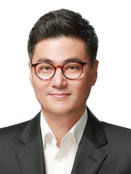 Sixt Leasing ernennt Herrn Donglim Shin als Nachfolger von Michael Ruhl zum Vorstandsvorsitzenden