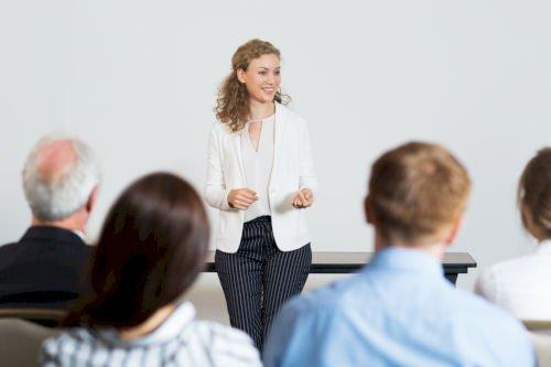 Schulleitung Fachschule für Pflegeberufe gesucht! Stellenangebot Pflegepädagogin Großkrankenhaus in Sachsen – Pflegeberufsgesetz bereits umgesetzt