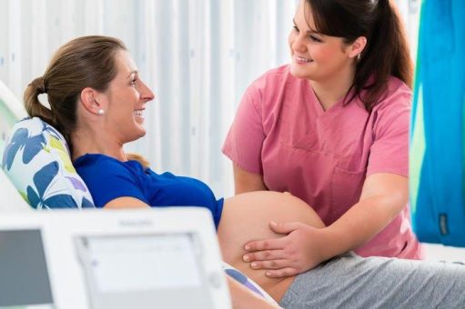 Weg von der Freiberuflichkeit?! Hebamme über den attraktiven Arbeitsplatz Krankenhaus: keine Zusatzversicherungen, feste Arbeitszeiten, faires Gehalt