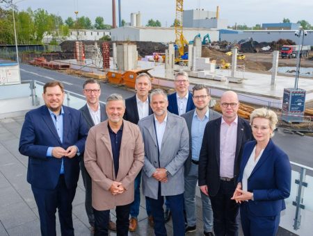 Besichtigung der Baufortschritte bei Kick-off-Veranstaltung