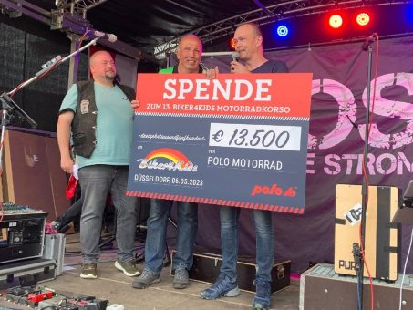 Spendenübergabe beim 13. Biker4Kids Korso