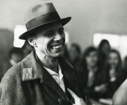 Ich strahle aus. 100 Jahre Joseph Beuys