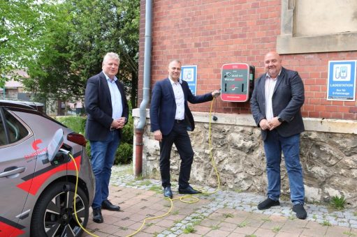 Gaberndorf wird e-mobil: Stadtwerke betreiben erste öffentliche Ladestation des Ortsteils