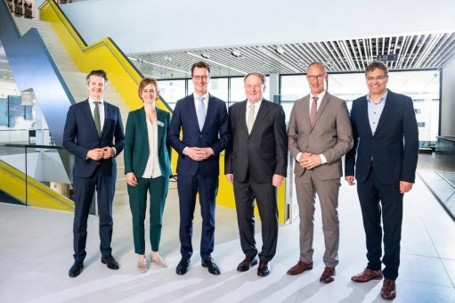 NRW-Ministerpräsident Hendrik Wüst besucht Seminarcenter „Viega World“