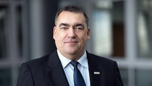 Trevira Geschäftsführer Klaus Holz verlängert seinen Vertag um weitere drei Jahre