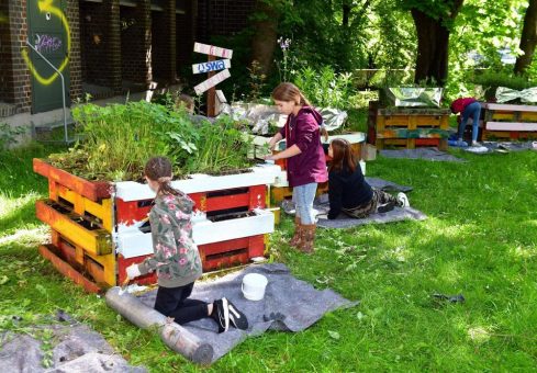 Kunst und Nektartankstelle am Vogeltor