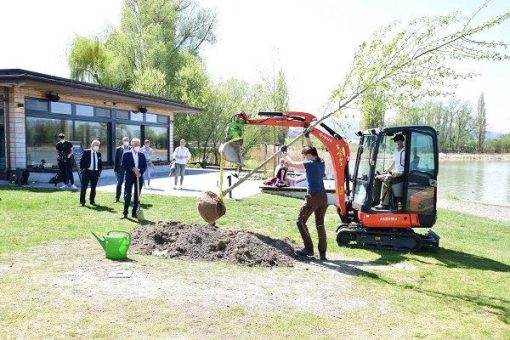 Berufsverband erinnert an Gründung vor 70 Jahren: Orthopäden-Bäumchen auf Reichenau gepflanzt