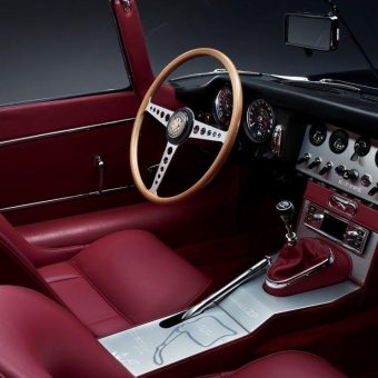 Jaguar Classic erinnert mit der E-Type ZP Collection an das triumphale Renndebüt des Jaguar E-Type
