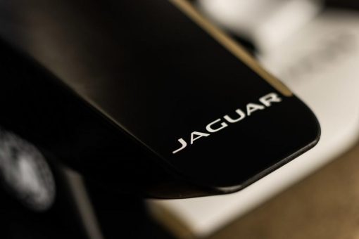 Jaguar TCS Racing setzt mit einer innovativen Folierung seiner Formel-E-Rennwagen ein Zeichen gegen die Plastikvermüllung der Meere