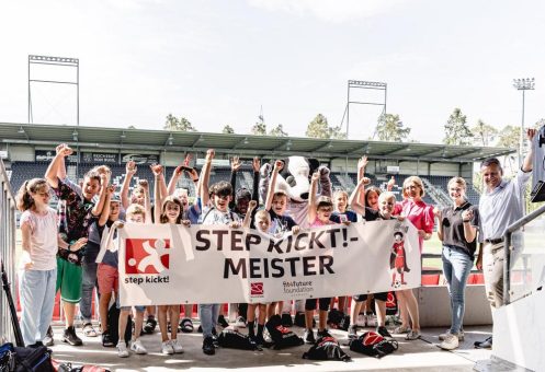 Mit „step kickt!“ 15-mal um die Welt: Neuer Schritte-Rekord bei Bewegungsprogramm der DFL Stiftung und fit4future foundation
