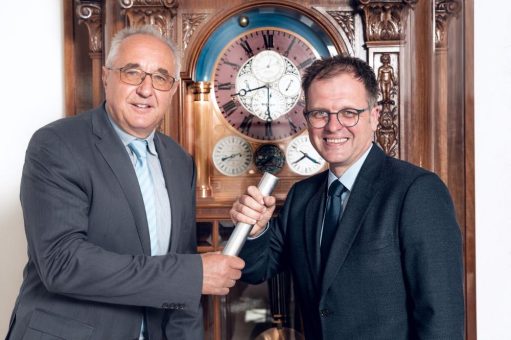 Neuer Museumsleiter im Deutschen Uhrenmuseum Glashütte Reinhard Reichel übergibt Aufgaben an Dr. Ulf Molzahn