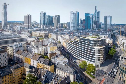 Eurocres hat maßgeblichen Einfluss auf die Planung, Struktur und Nutzung eines innovativen Bürogebäudes in Frankfurt und feiert das erfolgreiche Richtfest des „Kreisler“-Gebäudes.