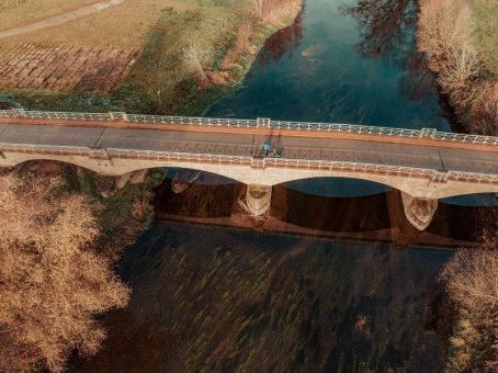 Wasser, Wein und alte Gemäuer: Auf Flussradwegen durch Saale-Unstrut