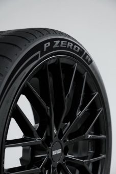 Pirelli P Zero R: Der neue Reifen für Supersportwagen