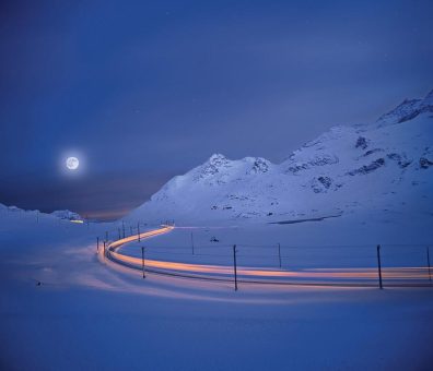 Nachtfahrten durch die Schweizer Winterlandschaft