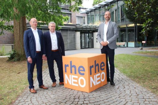 rhenag und ONENEO schließen strategische Kooperation Joint-Venture „rheNEO“ für energiewirtschaftliche Prozessdienstleistungen gegründet