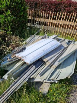 Durch die fachgerechte Verwertung und Recycling tragen diese Dienstleistungen zur Ressourcenschonung und zur Reduzierung von Umweltbelastungen bei