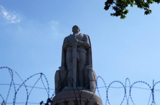 Hamburg dekolonisieren – Präsentation der eingereichten Wettbewerbs-Entwürfe zur Kontextualisierung des Hamburger Bismarck-Denkmals