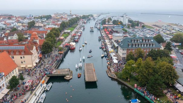 120 Jahre Jubiläen in Warnemünde: So wird das 29. Brückenfest gefeiert