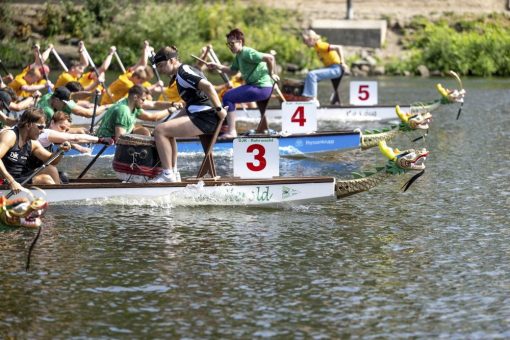 Drachenboot-Festival auf der Ruhr Fun-Regatta in der Ruhrarena
