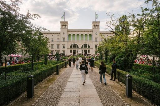Hamburger Bahnhof – Nationalgalerie der Gegenwart | Jeder Sonntag ist Familiensonntag im Hamburger Bahnhof | ab 24.9.2023