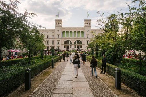 Hamburger Bahnhof – Nationalgalerie der Gegenwart | Jeder Sonntag ist Familiensonntag im Hamburger Bahnhof | ab 24.9.2023