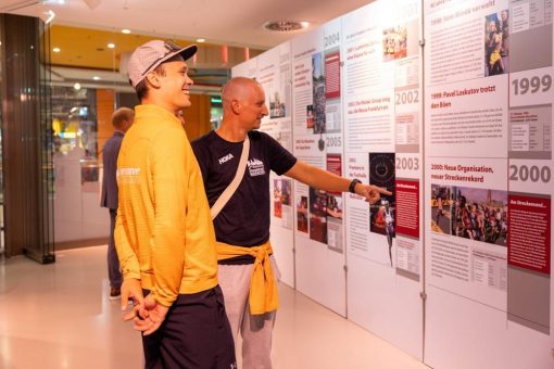 Historische Ausstellung im Skyline Plaza  40 Jahre Mainova Frankfurt Marathon in Bildern
