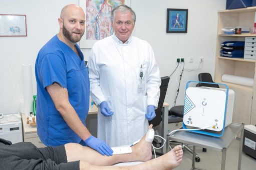 Erstmals in Karlsruhe Kaltplasma-Therapie zur Behandlung chronischer Wunden eingesetzt