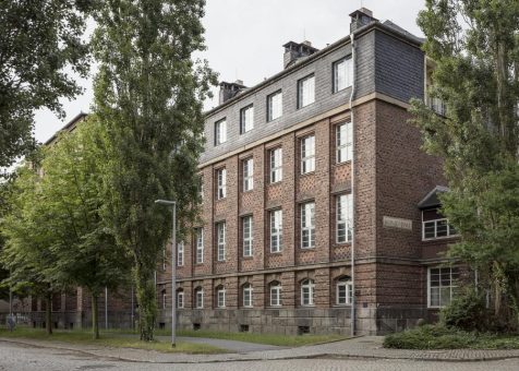 König-Bau mit der historischen Farbstoffsammlung in Dresden wird „Historische Stätte der Chemie“