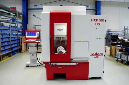 Hufschmied Engineering Center: Graphit- und Keramik-Bearbeitung auf Röders-Maschine