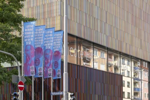 Das Museum Brandhorst präsentiert neue Fahnen von Philipp Gufler