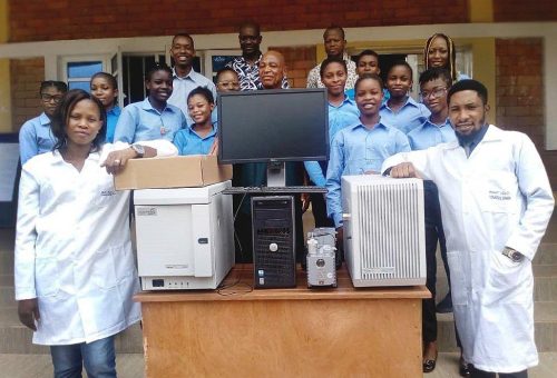 Labexchange spendet ein hochempfindliches Massenspektrometer an die Hochschule für Umweltanalytik in Nigeria