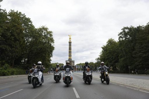 BMW BERLIN-MARATHON Streckentest: Vollelektrische BMW Motorräder liefern Fahrfreude und unterstützen den reibungslosen Ablauf