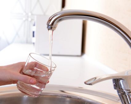 Zukunftssicherheit von Trinkwasserwerkstoffen: Rahmenbedingungen für bleihaltige Legierungen