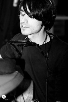 08. Oktober 14 Uhr: Singer/Songwriter Sascha Santorineos